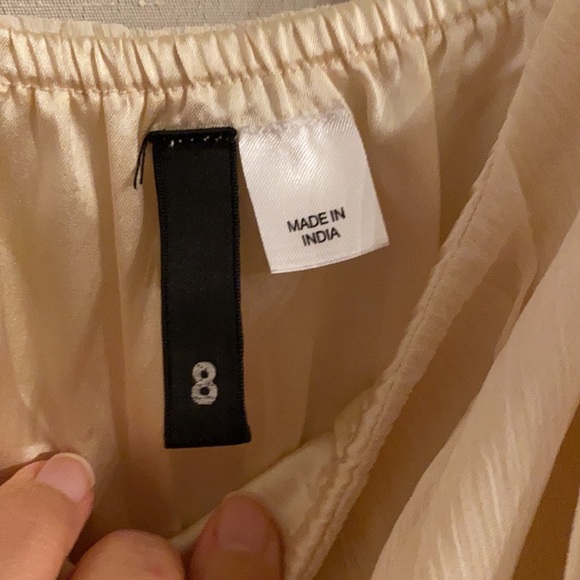 H&M cream chiffon dress — adorable meets elegant - Picture 5 of 6